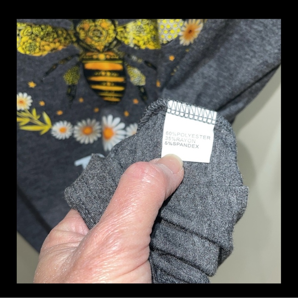Set of 2 dark heather grey tshirts Let It Bee 🐝 & sunflower 🌻  butterflies 🦋 - Picture 8 of 10